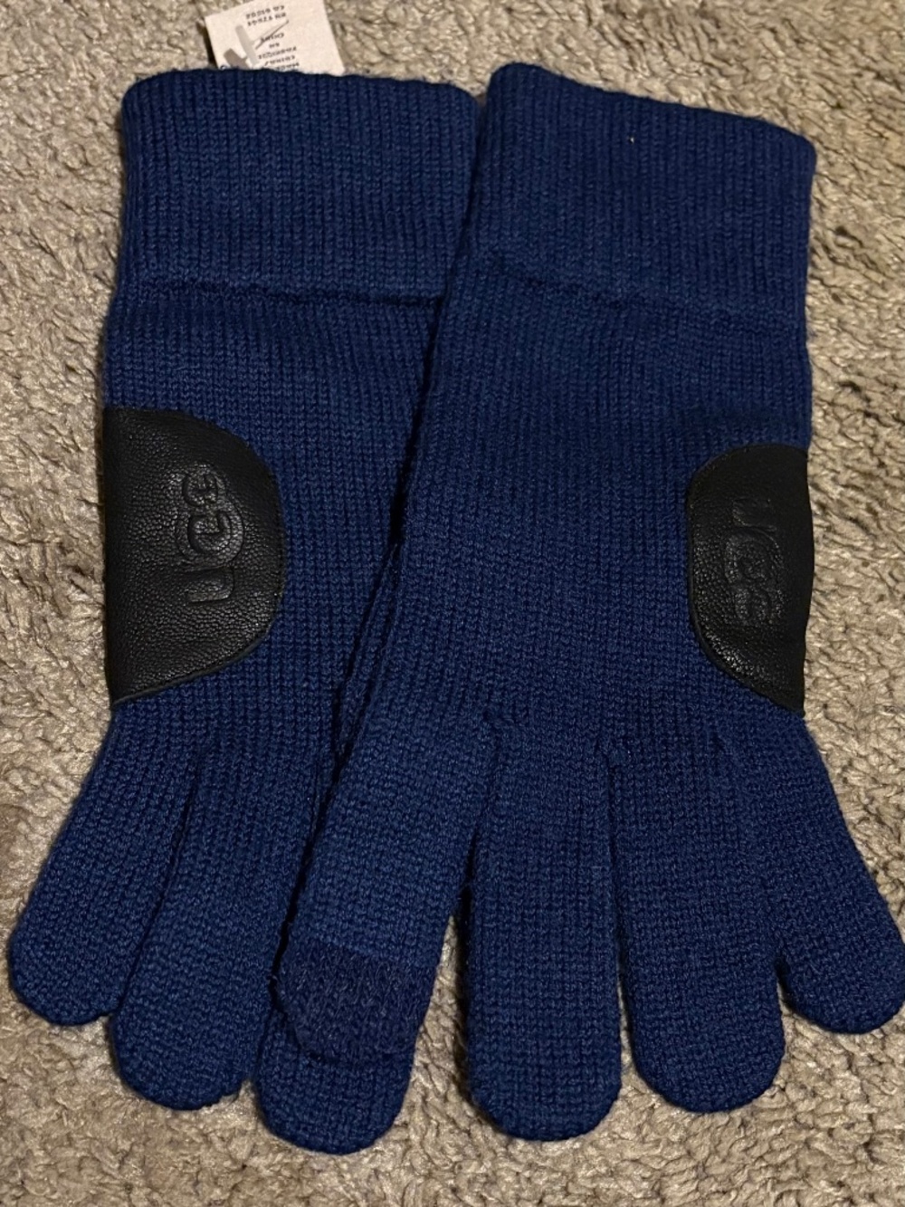 UGG Men’s Gloves